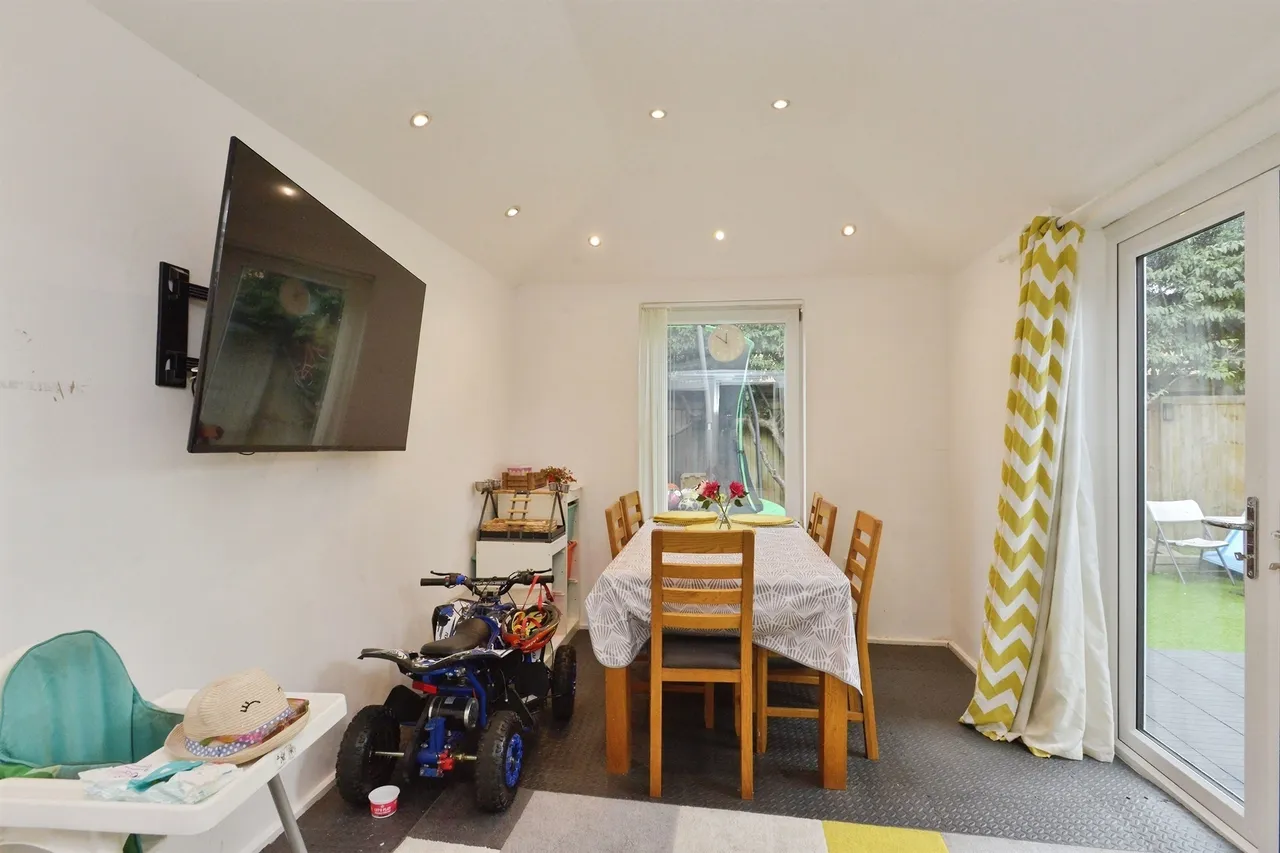 Selby Grove, Shenley Church End, Milton Keynes, photo 6