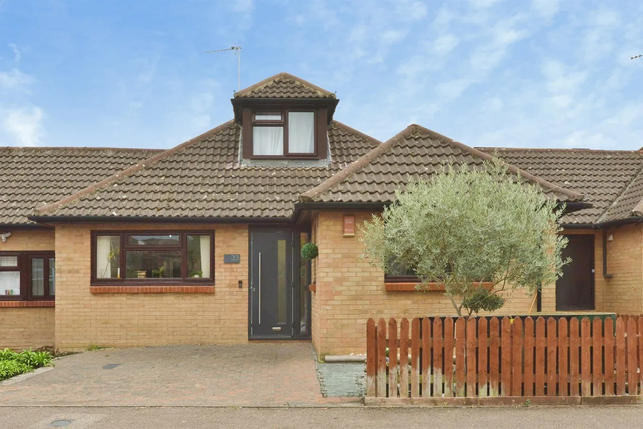 4 bed house for sale — Selby Grove, Shenley Church End, Milton Keynes