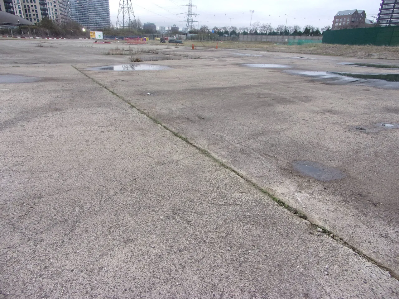 land to rent, Lower Lea Crossing, London, E16
