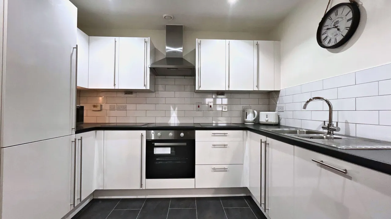 Watlington Street, Reading, Q2, photo 4