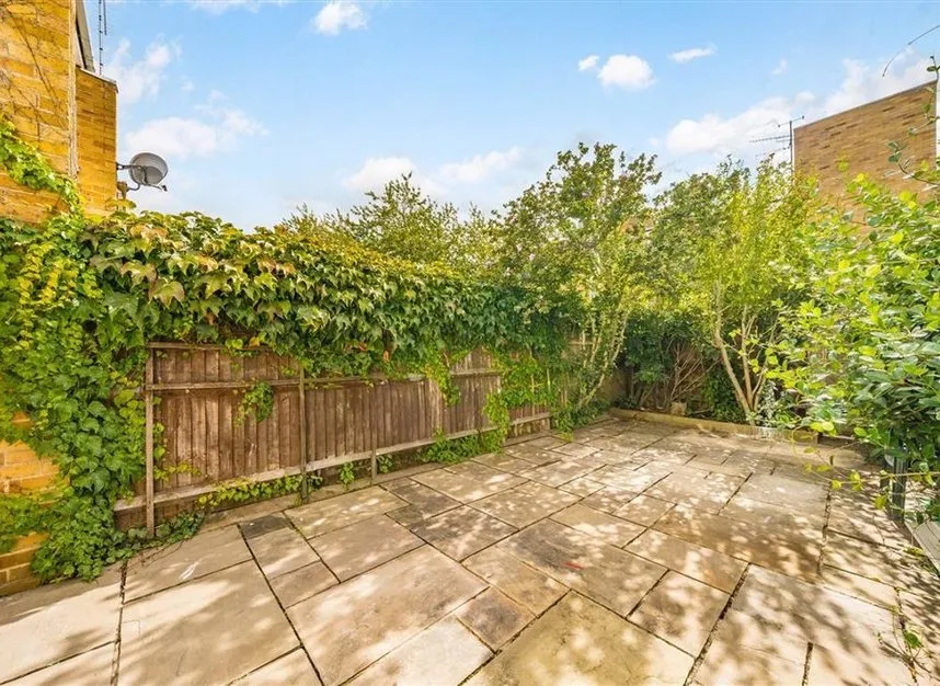 North Place, Middlesex, TW11, photo 6