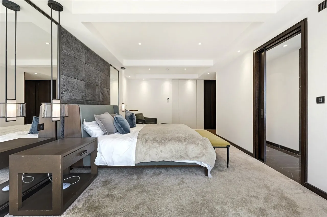 Curzon Street, London, W1J, photo 2