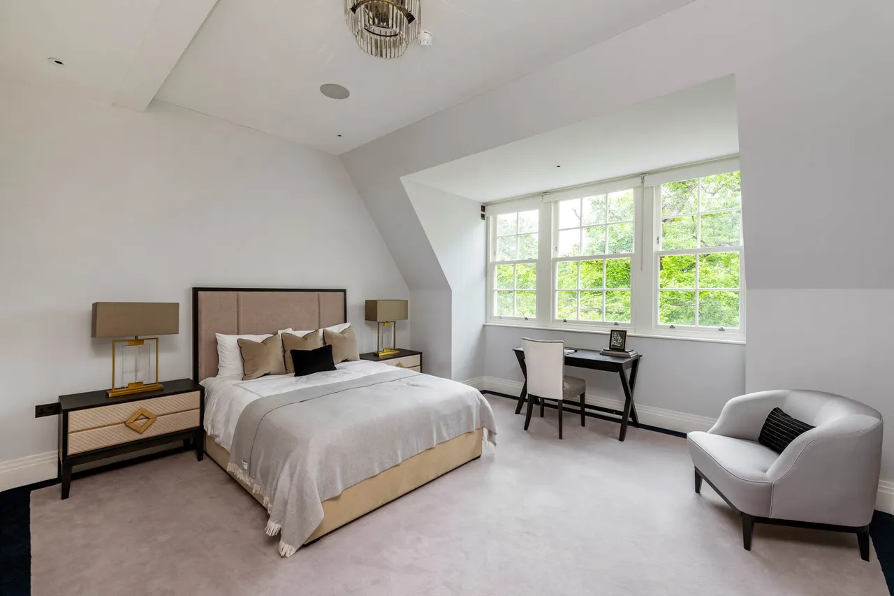 The Bishops Avenue, London, N2, photo 6