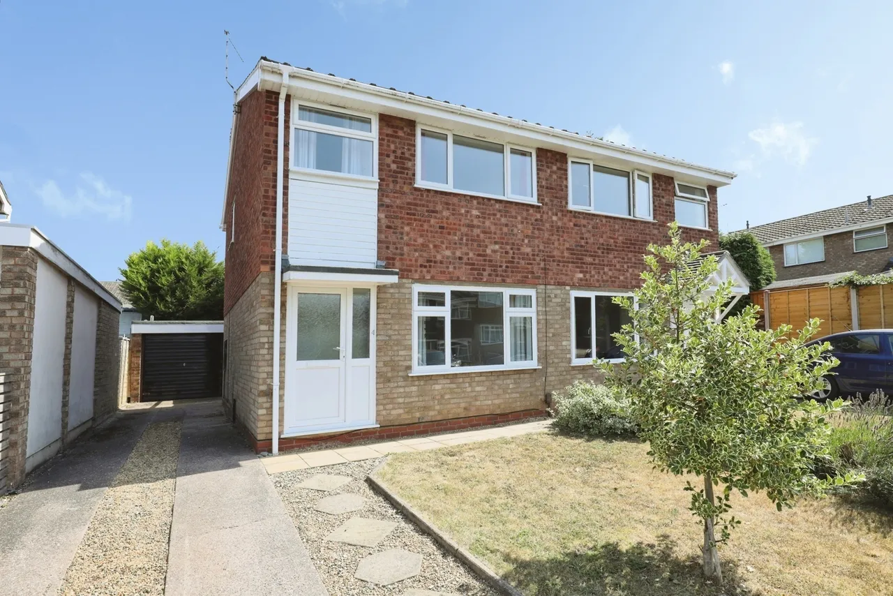 3 bed house for sale — Cherrywood Close, Stafford, Staffordshire, ST17