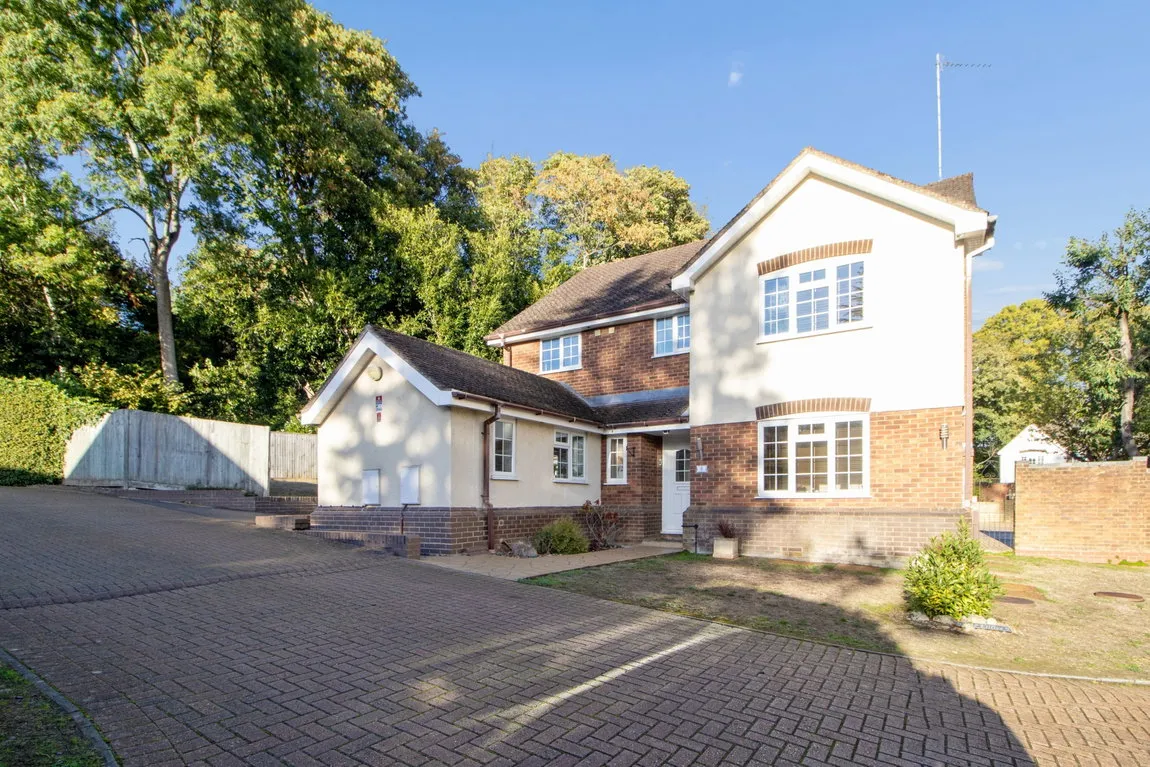 5 bed house for sale, Haywood Park, Chorleywood, WD3