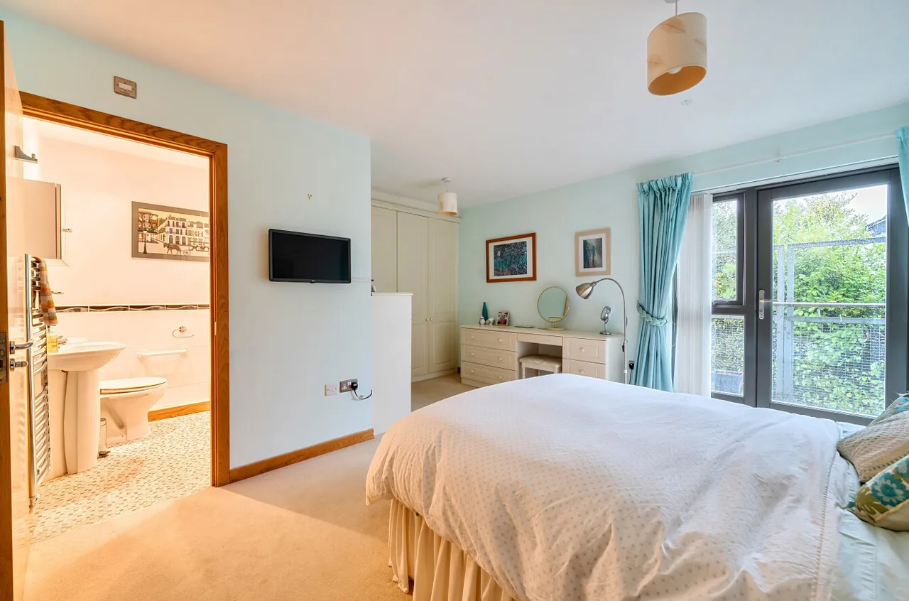 Hazel Court, Winchester, SO22, photo 9