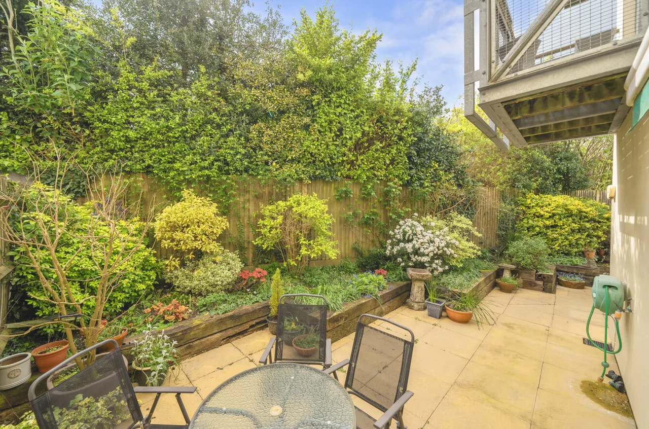Hazel Court, Winchester, SO22, photo 11