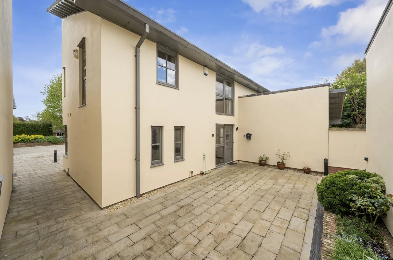 3 bed house for sale, Hazel Court, Winchester, SO22