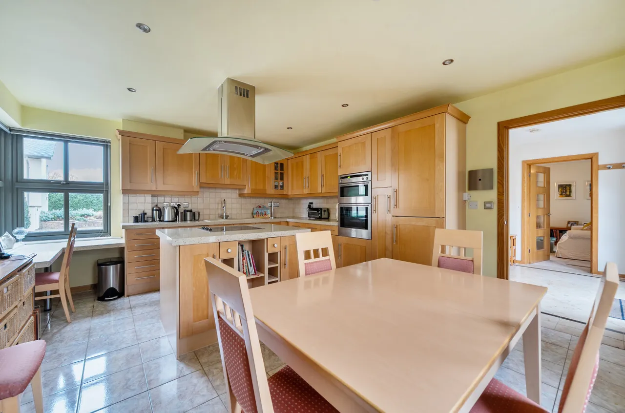Hazel Court, Winchester, SO22, photo 3