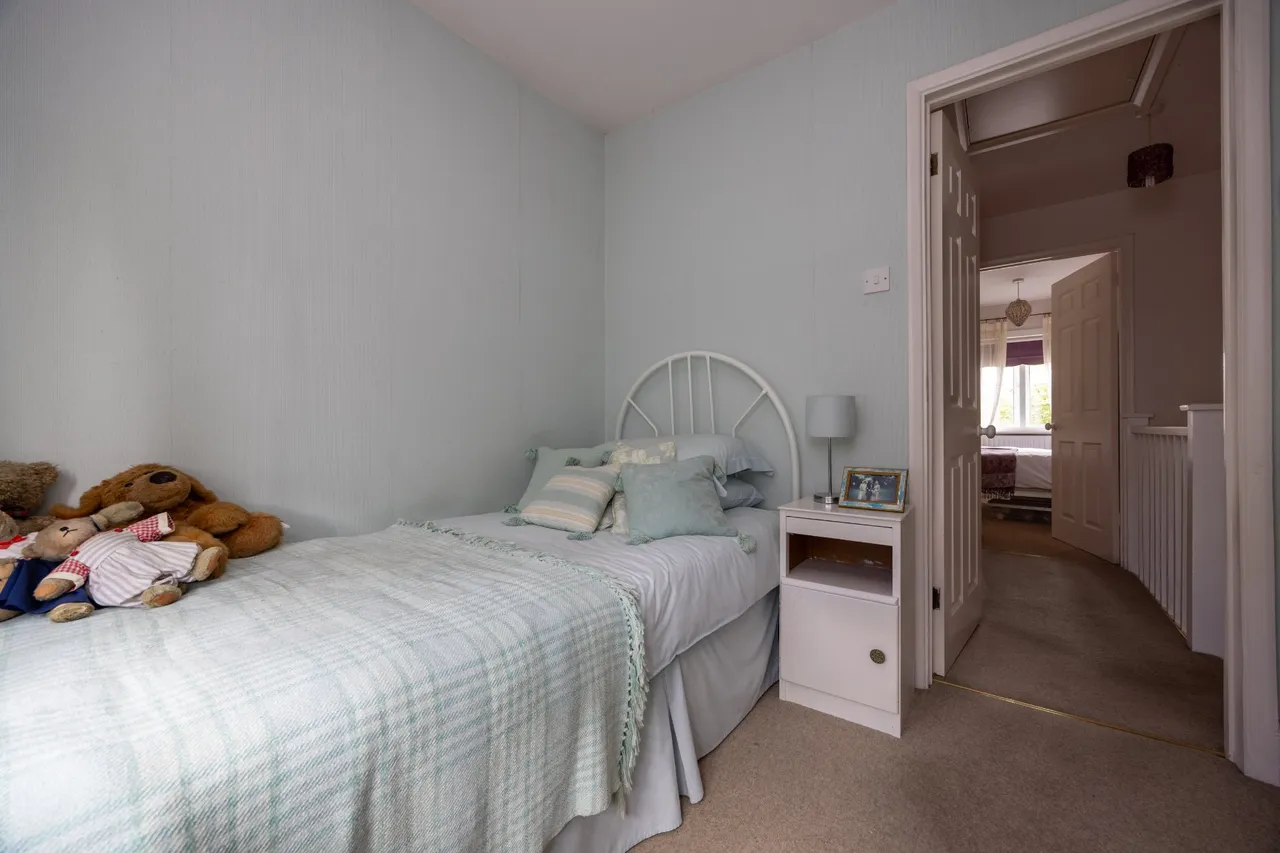 Down Road, Merrow, GU1, photo 20