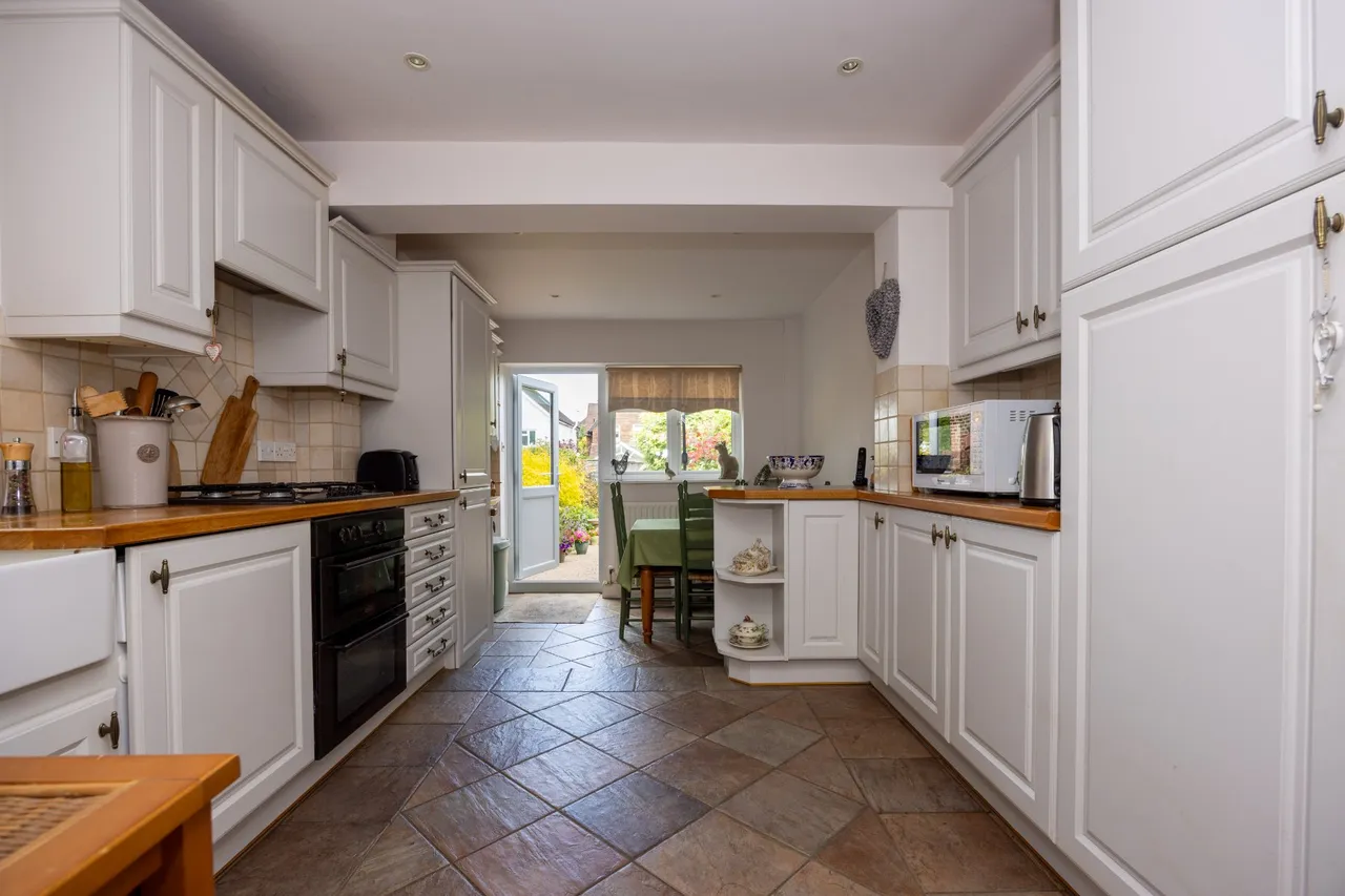 Down Road, Merrow, GU1, photo 10
