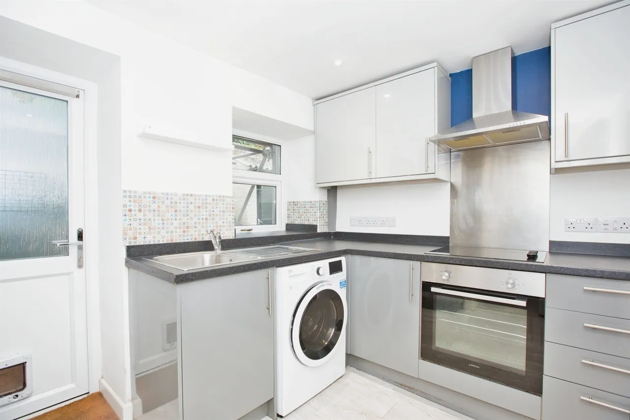 North Street, Crewkerne, TA18, photo 3
