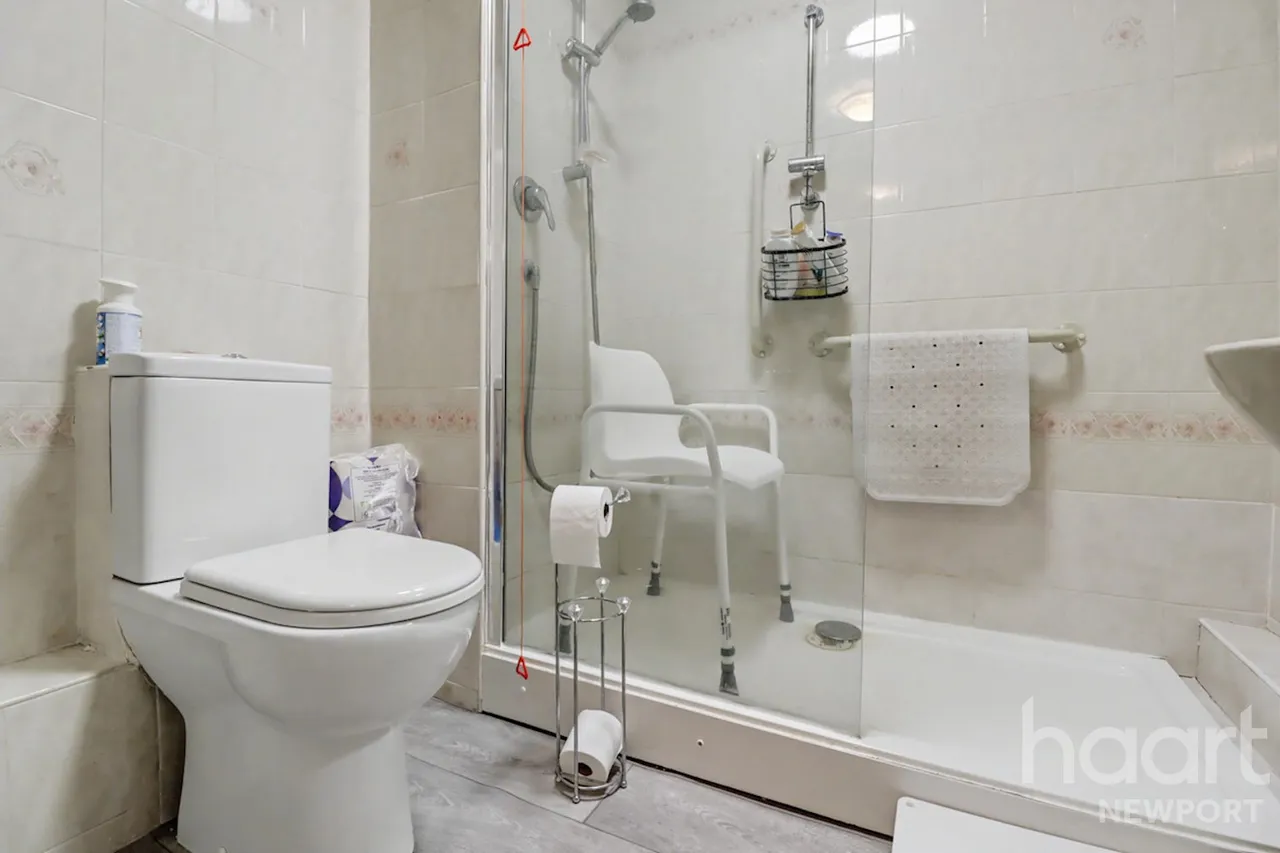 Bassaleg Road, Newport, NP20, photo 13