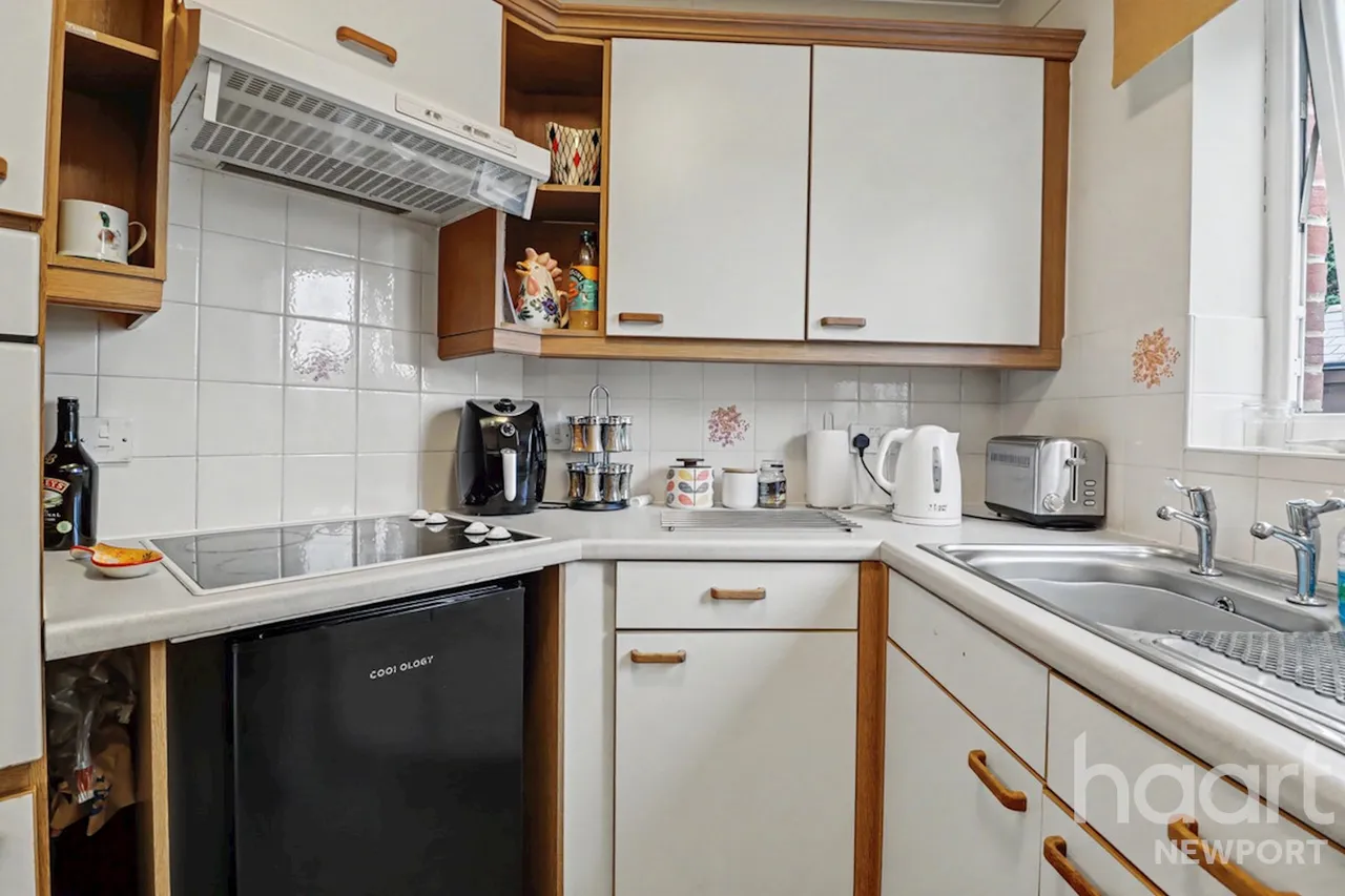 Bassaleg Road, Newport, NP20, photo 9