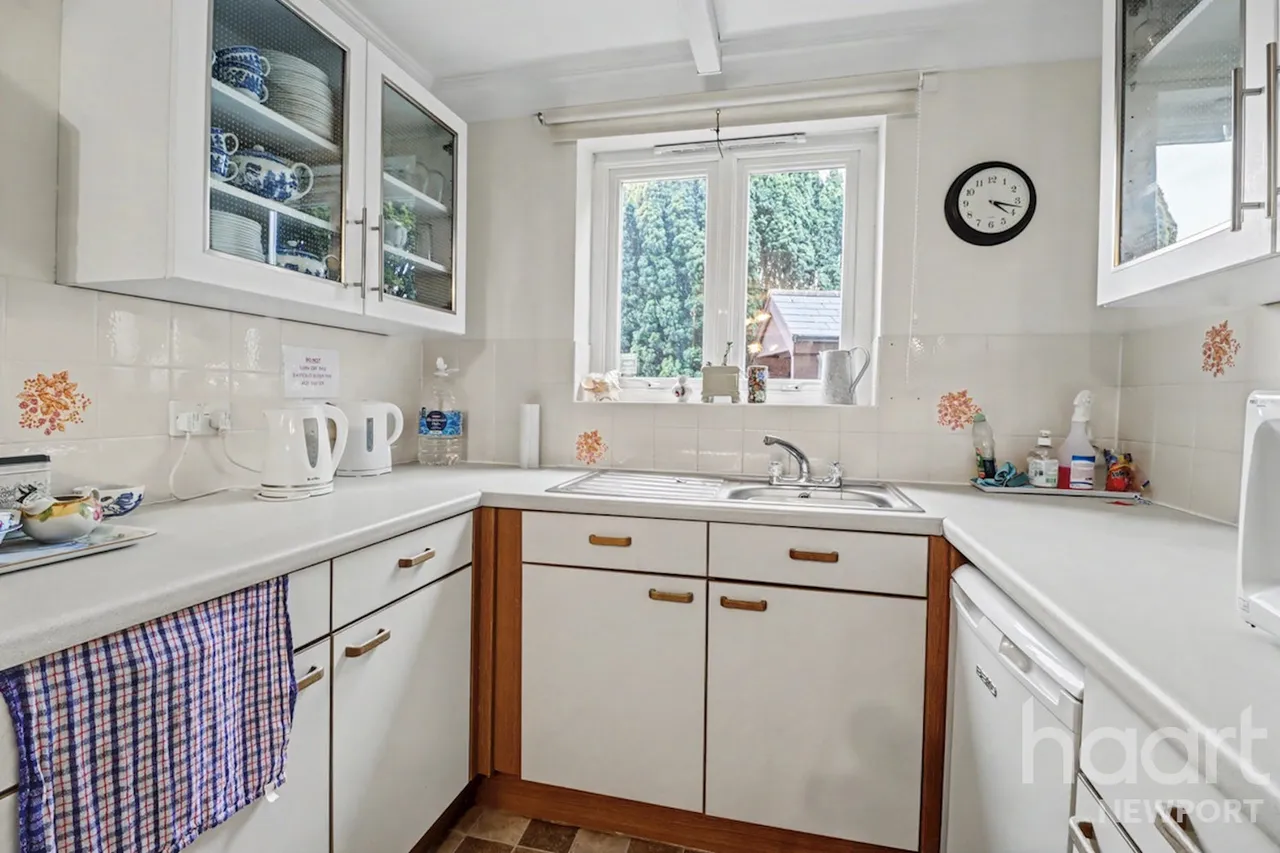 Bassaleg Road, Newport, NP20, photo 23