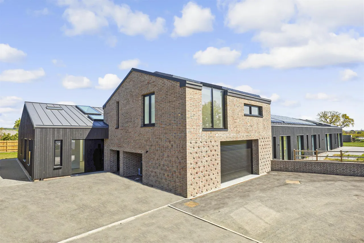 3 bed house for sale, Hartfield Road, Cowden, TN8