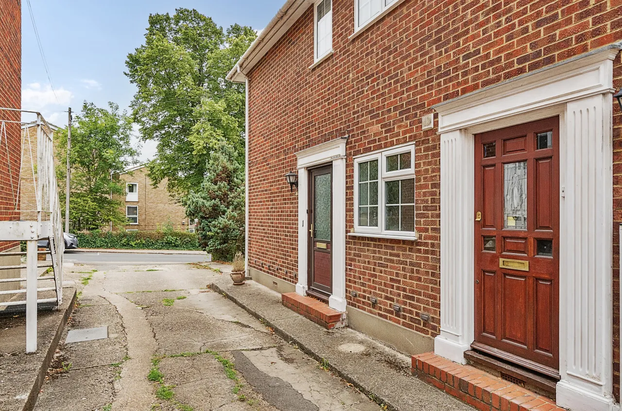Bells Hill, Barnet, EN5 2SH, photo 2