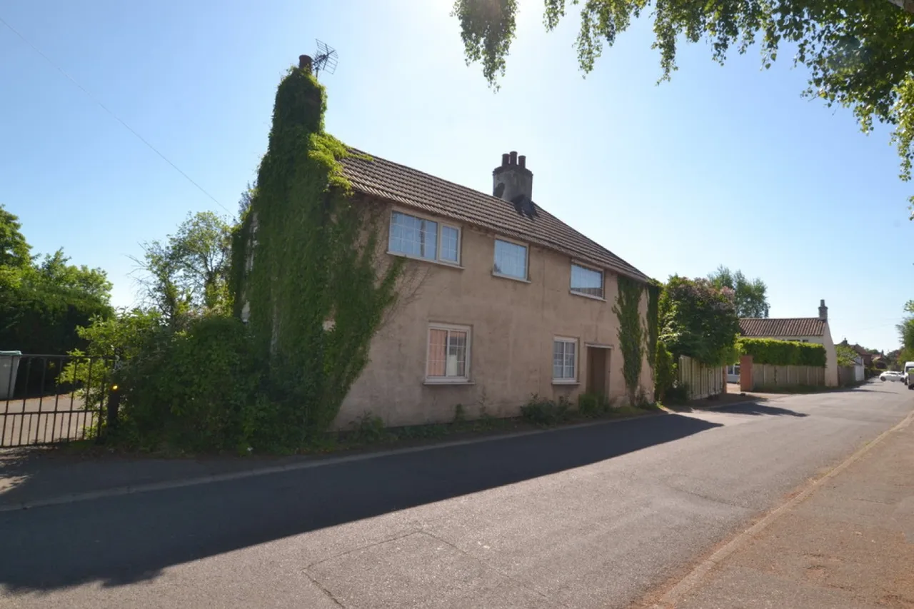 High Street, Sutton On Trent, Newark, photo 10