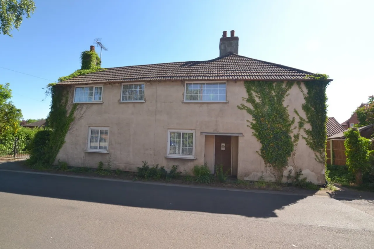 6 bed house for sale — High Street, Sutton On Trent, Newark