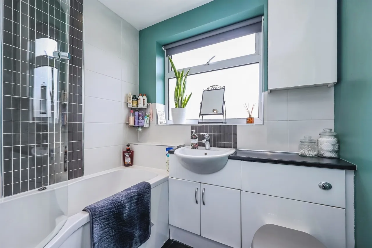 Kenilworth Drive, Ilkeston, DE7, photo 15
