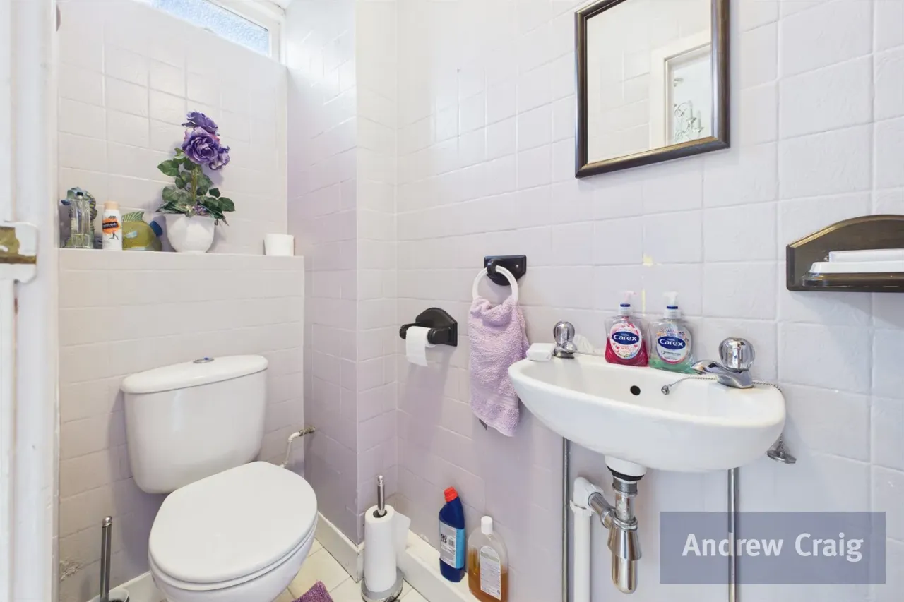 Lonsdale Avenue, South Bents Whitburn, SR6, photo 9