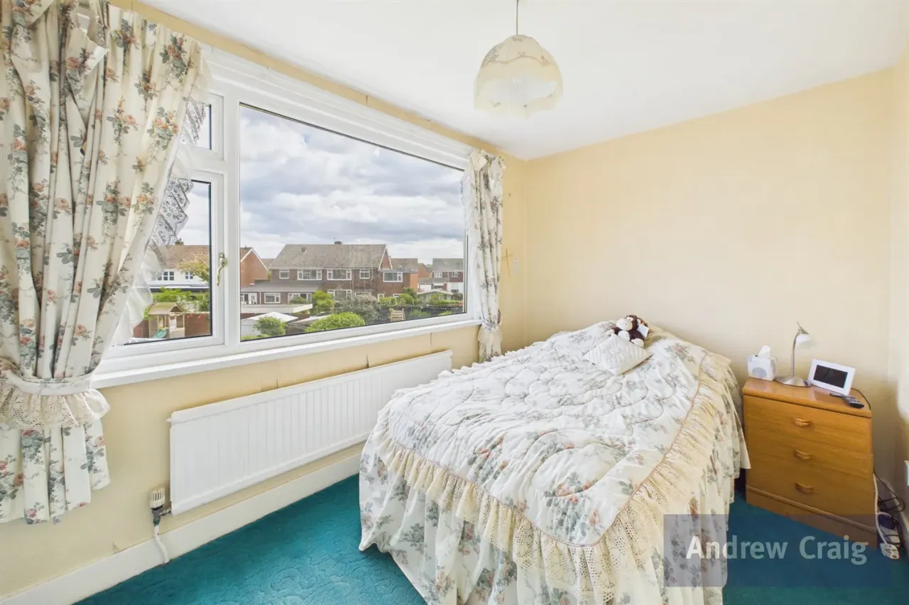 Lonsdale Avenue, South Bents Whitburn, SR6, photo 16