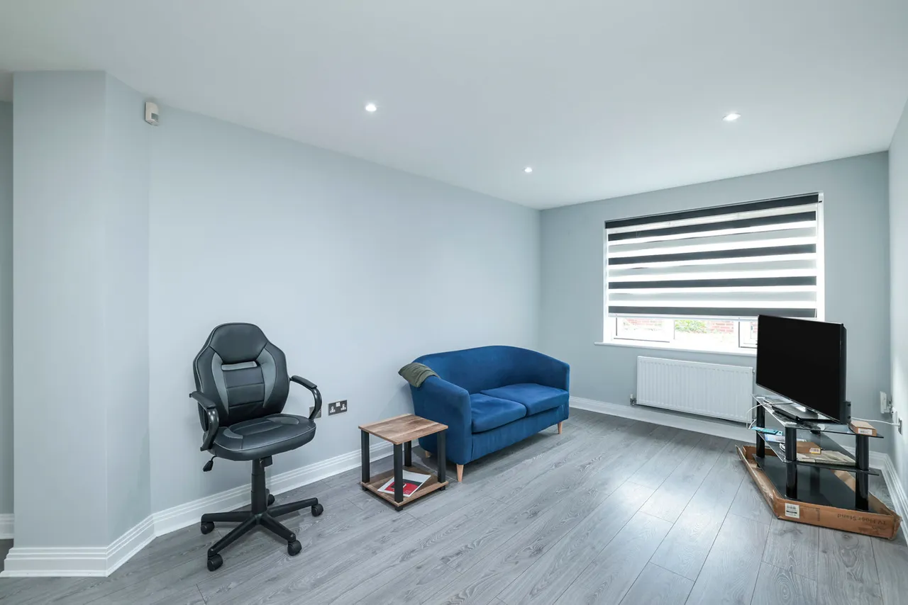 Kingsend Fees Apply, HA4, photo 11