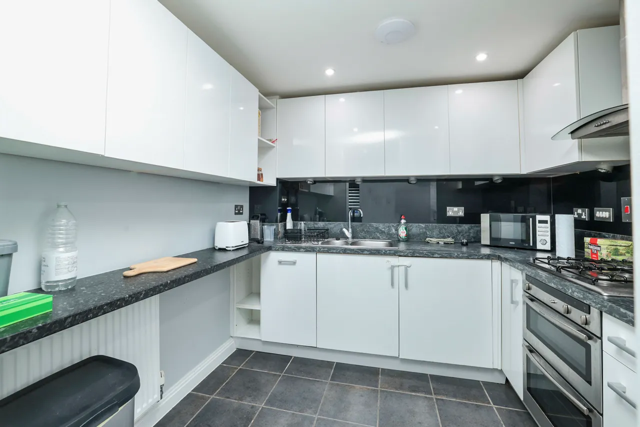 Kingsend Fees Apply, HA4, photo 5