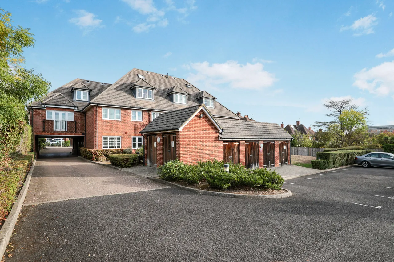 Kingsend Fees Apply, HA4, photo 4