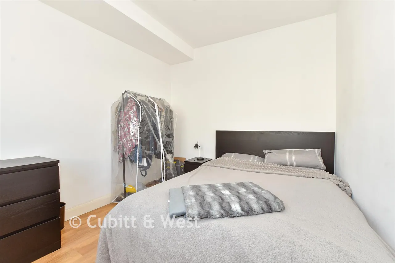Gatwick Road, Crawley, RH10, photo 7