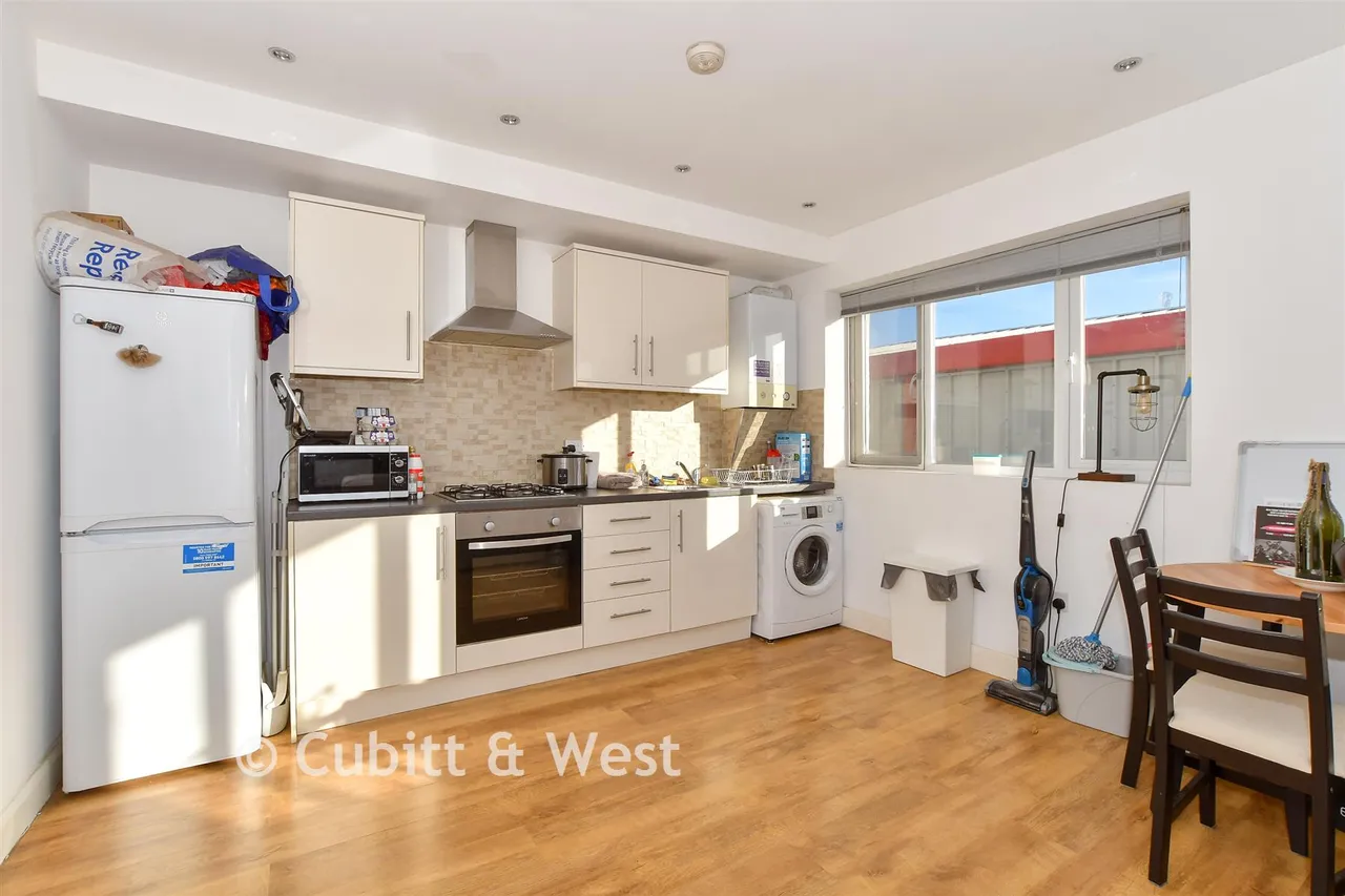 Gatwick Road, Crawley, RH10, photo 4