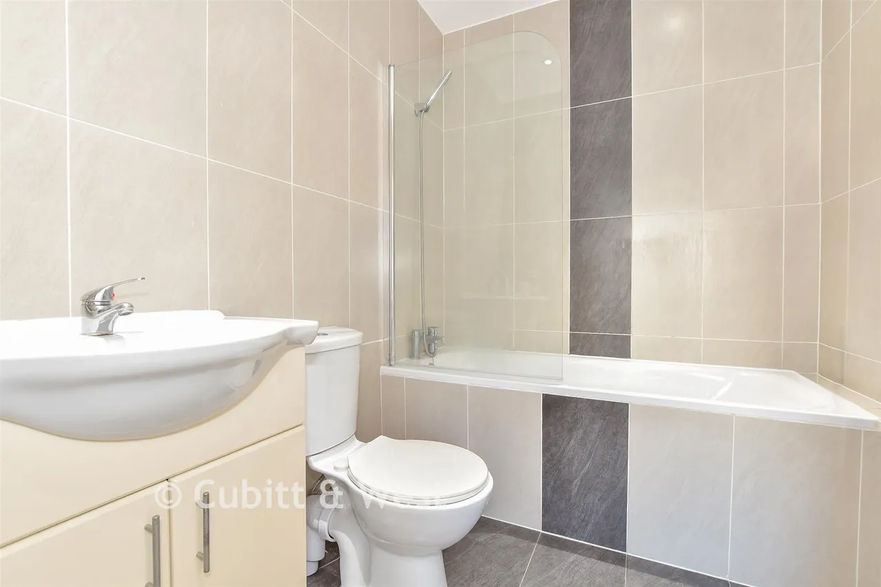 Gatwick Road, Crawley, RH10, photo 8