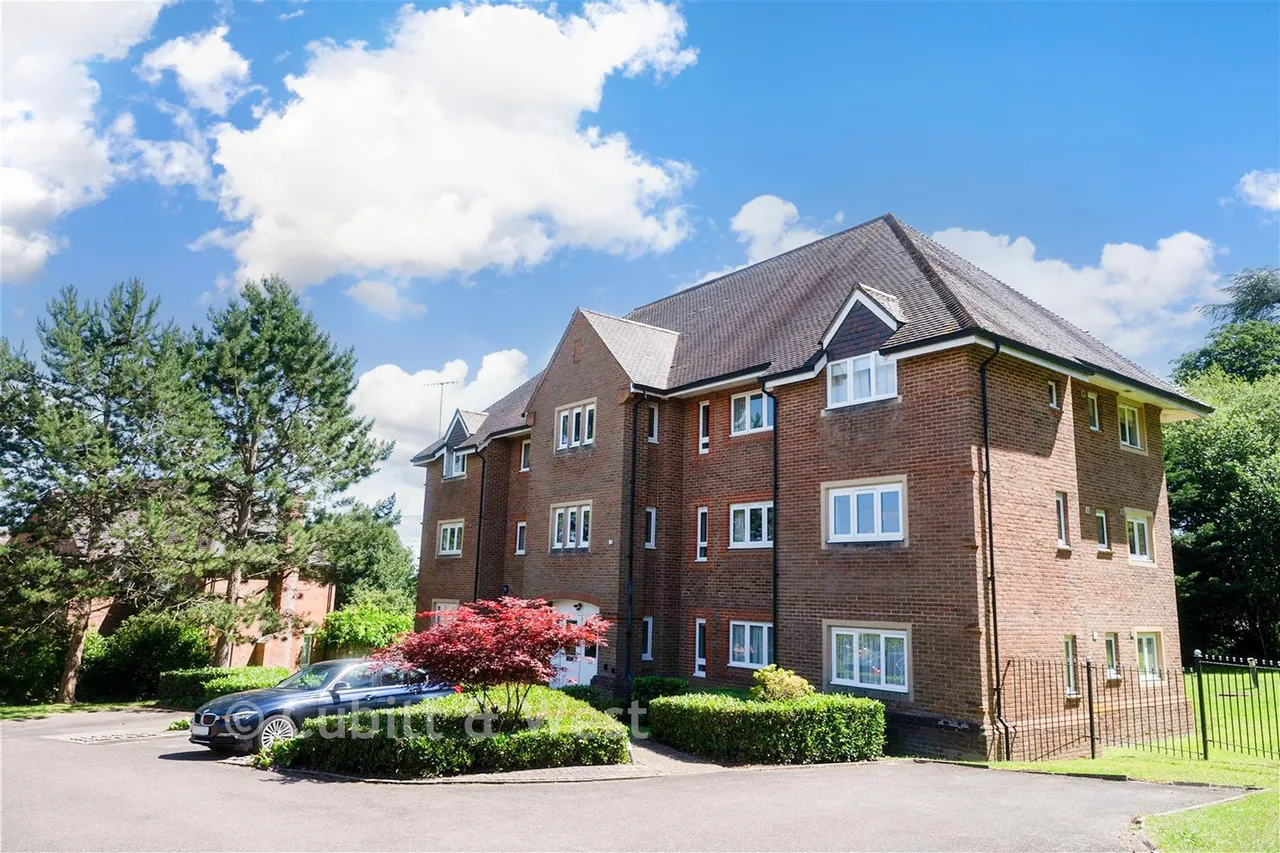 Highacre, Dorking, RH4, photo 17