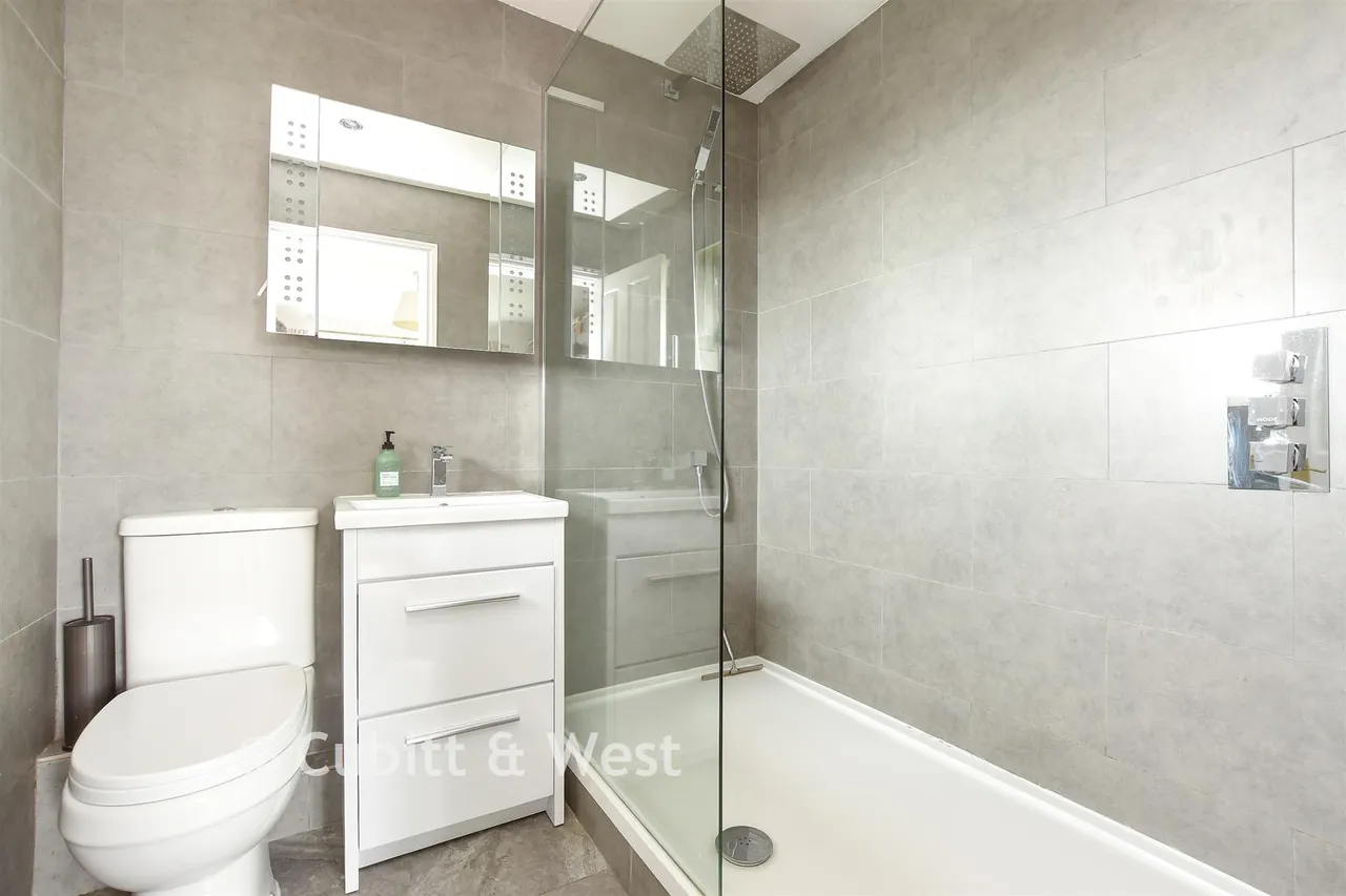 Highacre, Dorking, RH4, photo 11