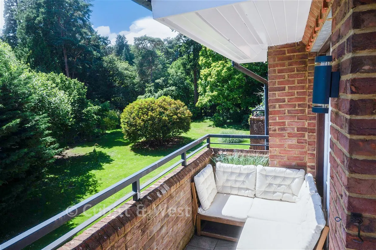 Highacre, Dorking, RH4, photo 14