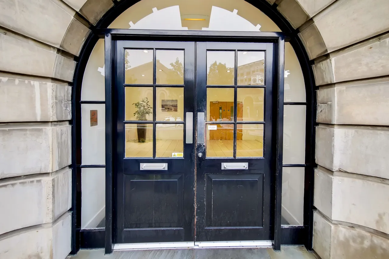 Flat 27 Building 22, Cadogan Road, London, photo 8