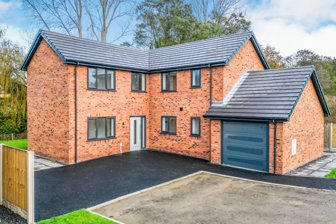 4 bed house for sale — Maes Erw Isaf, Llandyrnog, Llandyrnog, Denbighshire, LL16 4BF