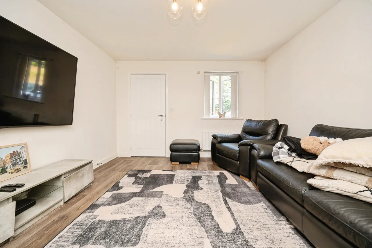 Brickworks Avenue, Kingswinford, photo 5