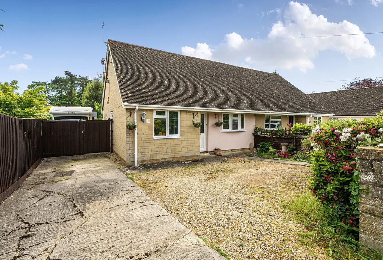 2 bed house for sale — Busbys Close, Oxfordshire, Clanfield, OX18 2RD