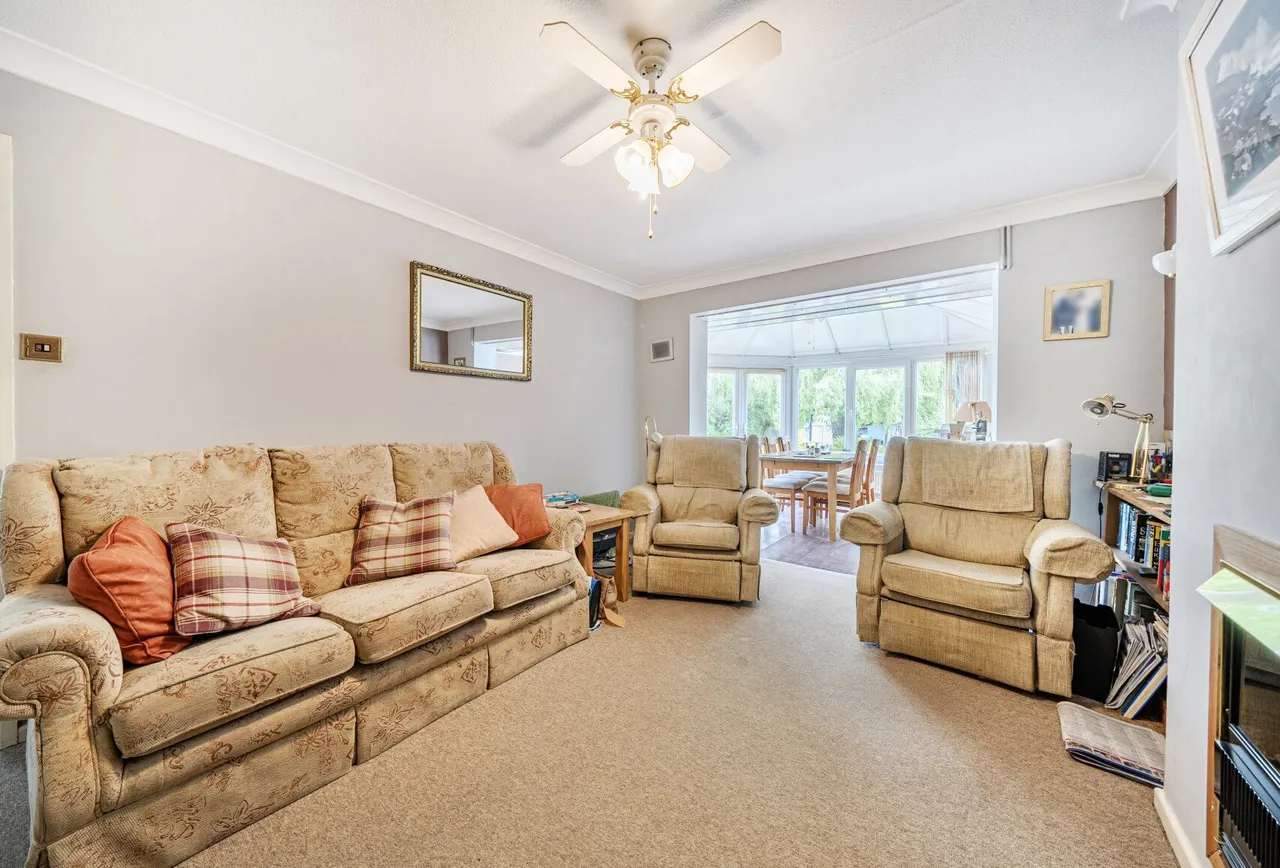 Busbys Close, Oxfordshire, Clanfield, OX18 2RD, photo 5