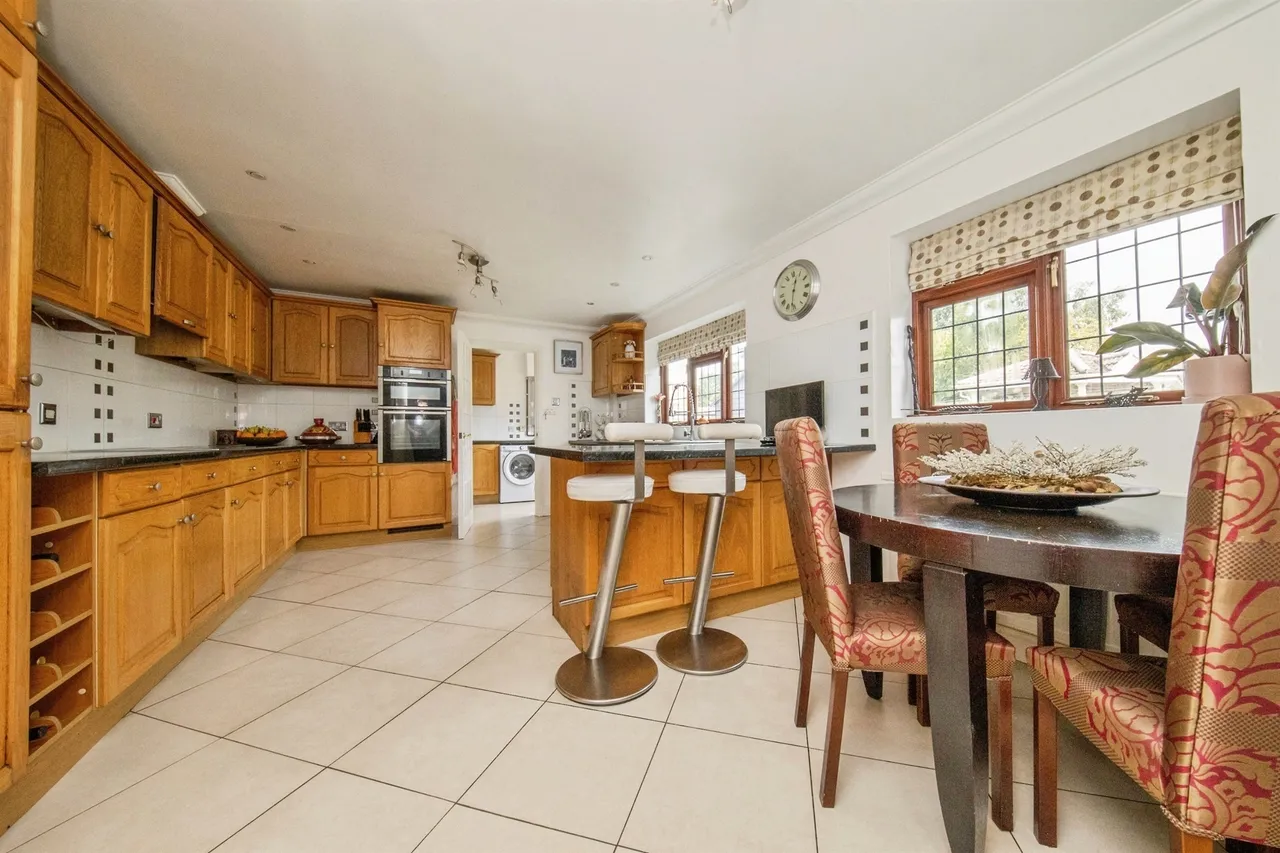 Valleyview Drive, Rushmere St. Andrew, Ipswich, photo 7