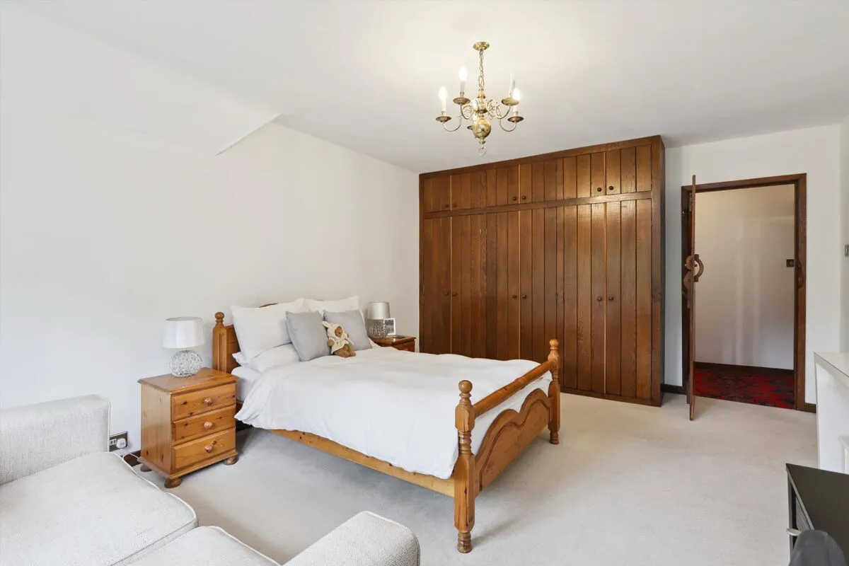 Silverdale Avenue, Ashley Park, KT12, photo 12