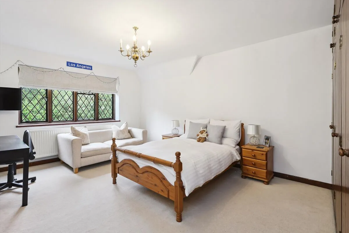 Silverdale Avenue, Ashley Park, KT12, photo 11