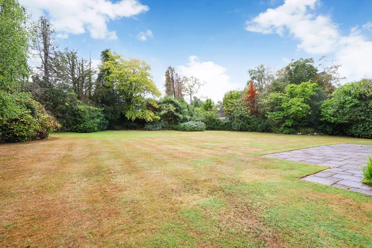 Silverdale Avenue, Ashley Park, KT12, photo 13