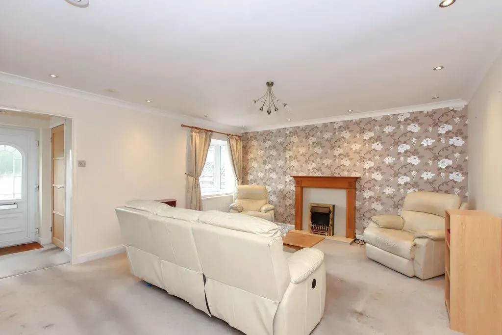 Twelve Leys, Wingrave, Buckinghamshire, HP22 4QL, photo 2