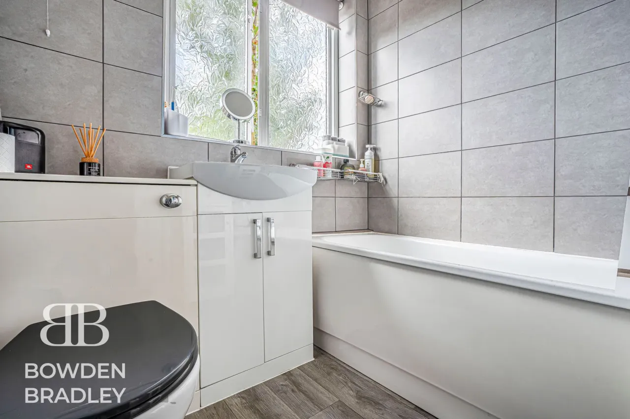 Kelly Way, Chadwell Heath, RM6, photo 15