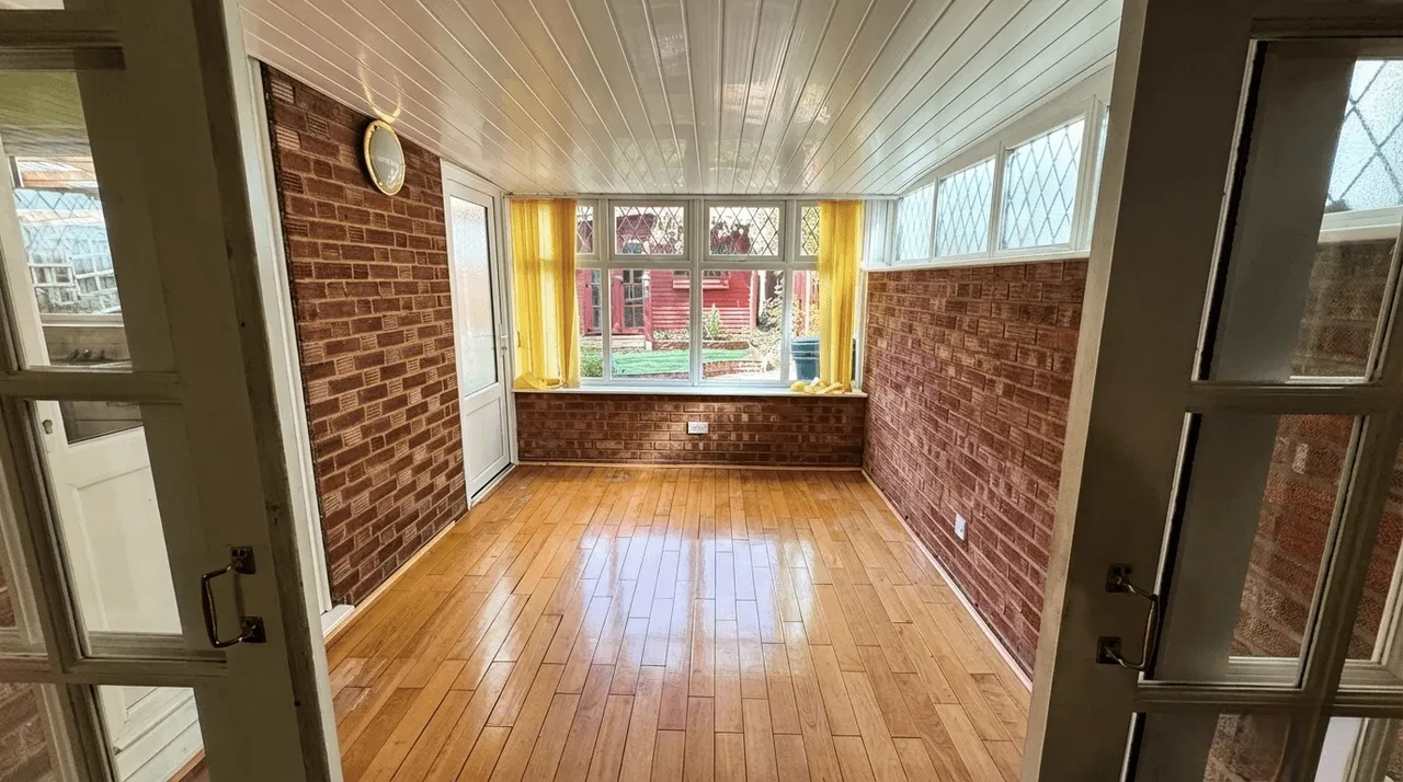 King Georges Road, Pilgrims Hatch, CM15, photo 6