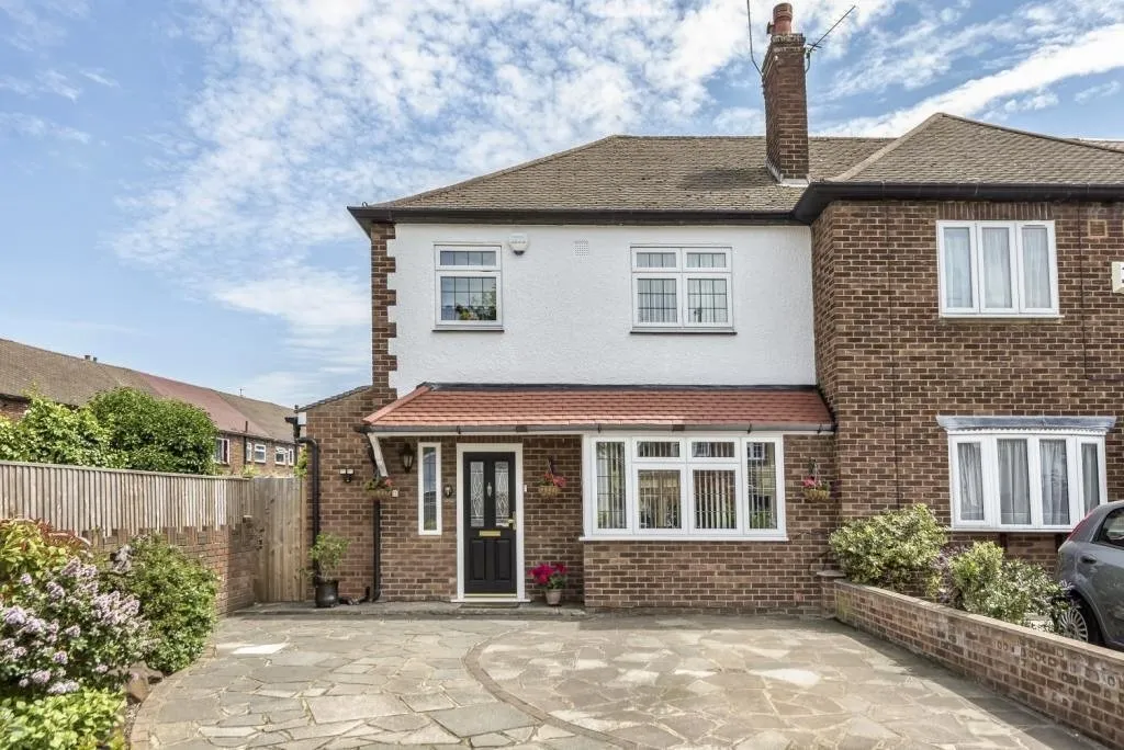 3 bed house to rent — Grove Park, SE12