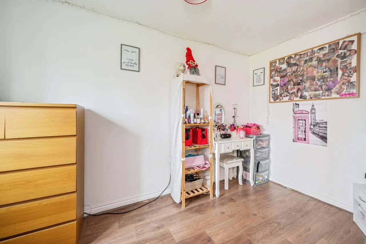 Avon Way, Hilton, DE65, photo 10