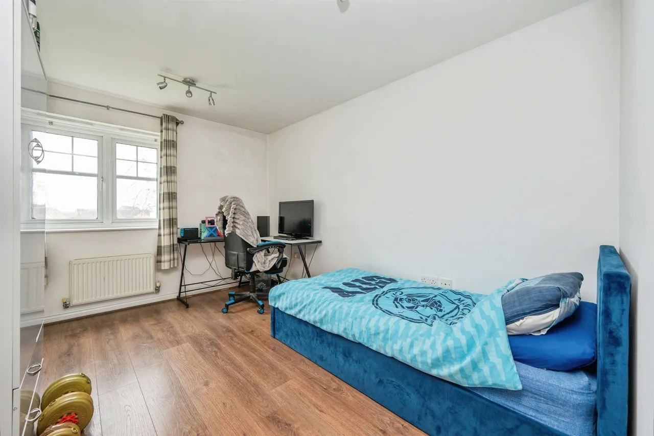 Avon Way, Hilton, DE65, photo 12
